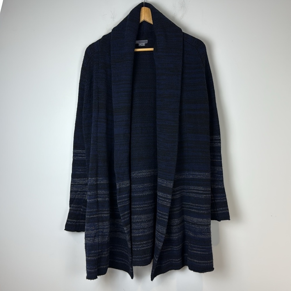 Vince Navy and Black Knit Sweater size extra small